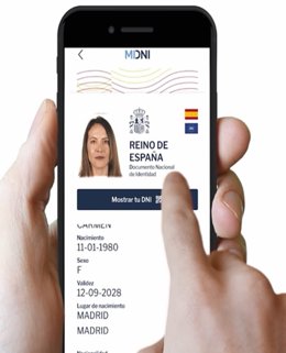 Archivo - Arquivo - A nova carteira de identidade digital permitirá o credenciamento presencial em um hotel, o aluguel de um carro ou a participação em um show graças a um aplicativo baixado em um telefone celular.