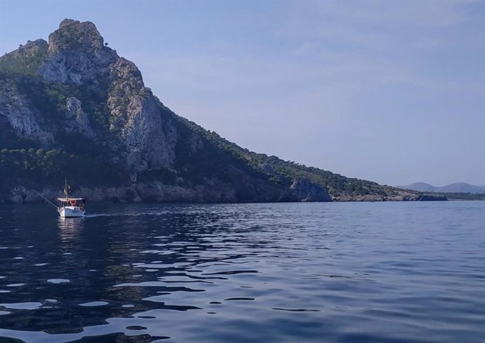 Barco pesquero en la Reserva Marina del Llevant de Mallorca.