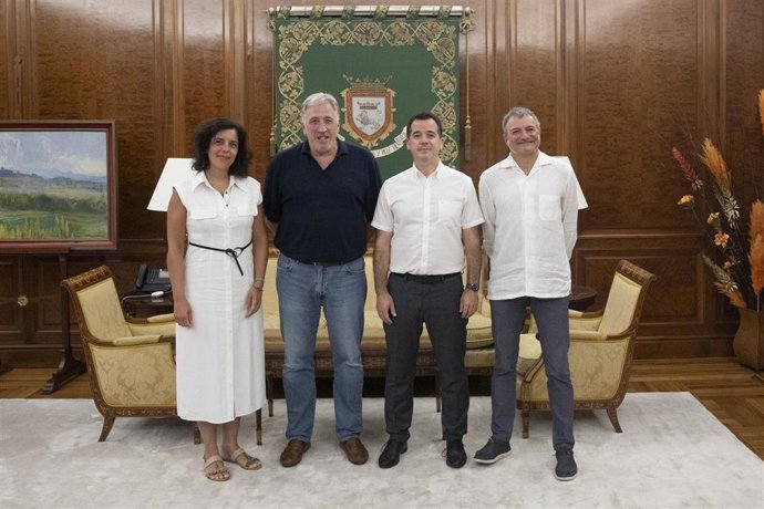 Archivo - Ayuntamiento de Pamplona, Gobierno de Navarra y CEIN firman un convenio para apoyar la creación de empresas.