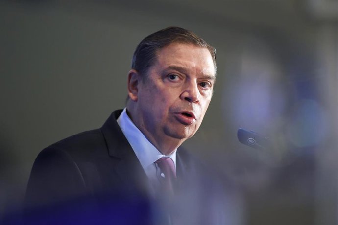 El ministro de Agricultura, Luis Planas, durante un desayuno informativo de Fórum Europa, en el Hotel Mandarin Oriental Ritz de Madrid, a 18 de septiembre de 2025, en Madrid (España).