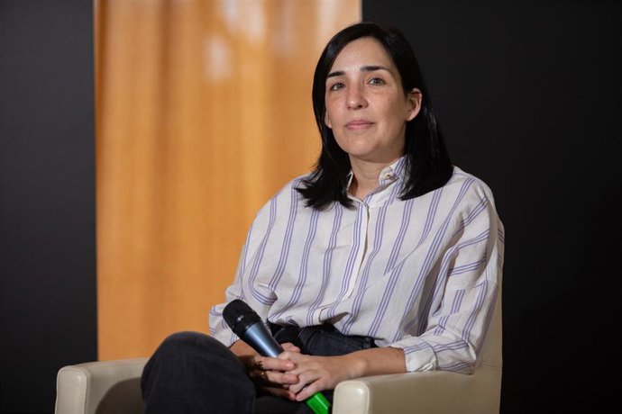 Archivo - La directora de cine Alauda Ruiz de Azúa durante una rueda de prensa previa a la celebración de la gala de entrega de los 67º Premios RNE de Cinematografía, a 25 de abril de 2023, en el Hotel Arts, en Barcelona, Cataluña (España). La 67ª edición