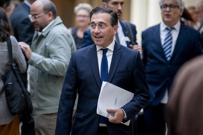 O Ministro das Relações Exteriores, União Europeia e Cooperação, José Manuel Albares, em sua chegada a uma sessão de controle do governo no Senado, em 9 de setembro de 2025, em Madri (Espanha). O governo enfrenta perguntas da oposição sobre o
