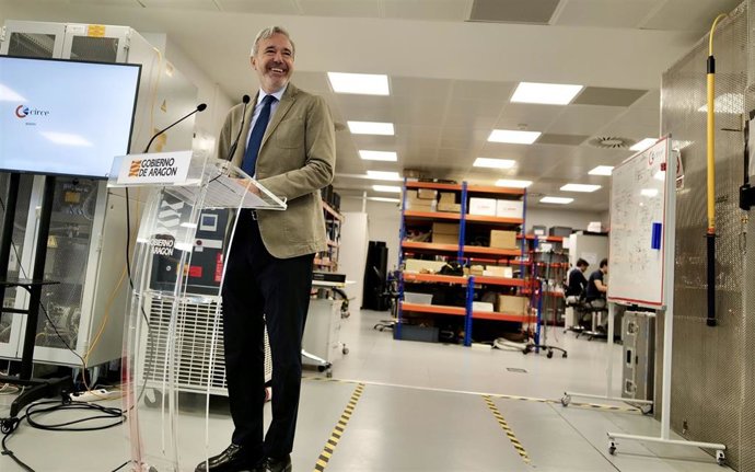 El presidente del Gobierno de Aragón, Jorge Azcón, en la presentación de la futura sede del CIRCE en el DAT Alierta. Allí se ha referido a la reunión con el Ministerio para trasladar las necesidades de inversión en la red de trasporte de energía.