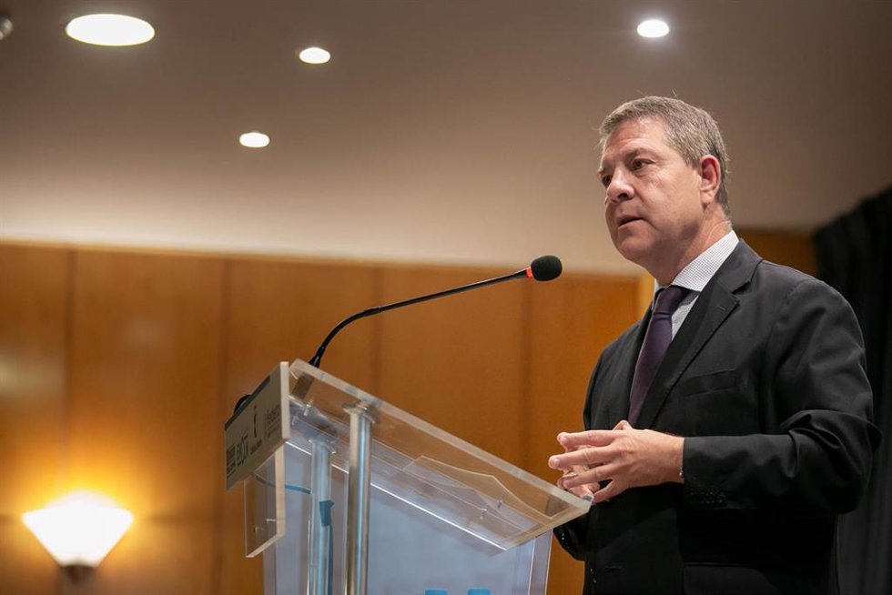 El presidente de Castilla-La Mancha, Emiliano García-Page, asiste en Toledo, al encuentro que organiza el digital ENCLM bajo el título Castilla-La Mancha, tierra de oportunidades.