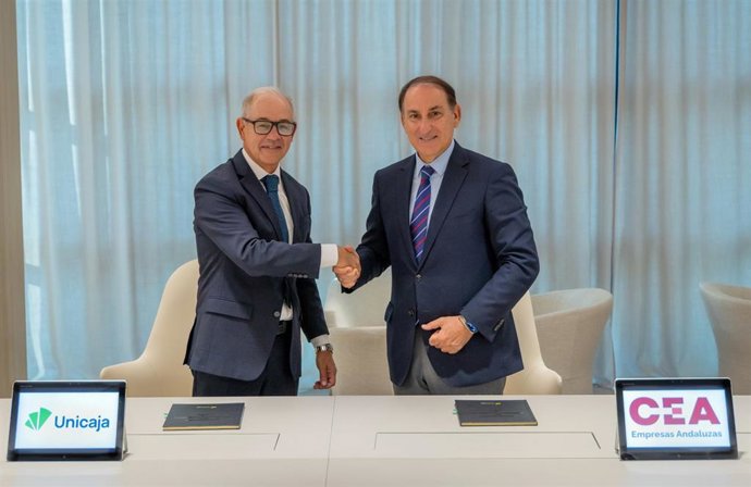 El CEO de Unicaja, Isidro Rubiales, y el presidente de CEA, Javier González de Lara.
