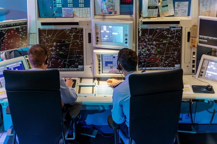 Archivo - Enaire considera clave su colaboración con el Ejército del Aire para la mejora de la sostenibilidad en aviación.