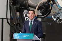 Moreno pide al Gobierno que "no deje a Andalucía sin la red eléctrica que tanto necesita" para ser potencia en industria