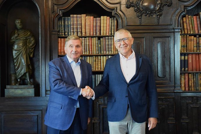 L'acte de signatura de l'acord entre AfforHealth i Foment