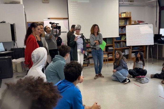 Donostiako Lauaizeta ikastetxean egindako ekimenarekin hasi da astelehen honetan hasiera 2025eko Beldur Barik ikus-entzunezko lehiaketa