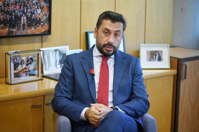 El portavoz del PP en la Asamblea de Madrid, Carlos Díaz-Pache, durante una entrevista para Europa Press, a 18 de septiembre de 2025, en Madrid (España). Carlos Díaz-Pache ha sido asesor en varias consejerías de la Comunidad de Madrid (2011-2015), respons