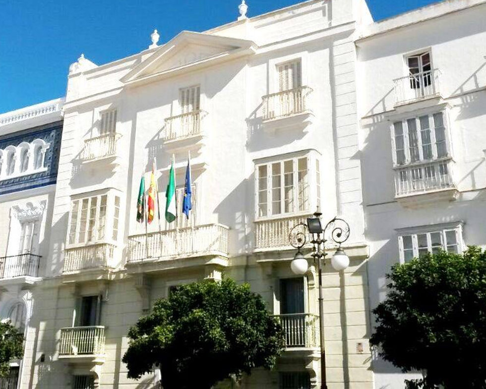 Archivo - Edificio UNED en Cádiz