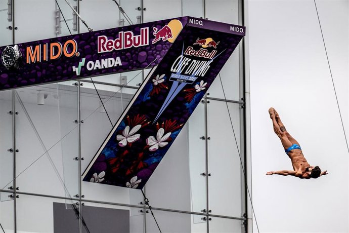 Carlos Gimeno, en uno de sus saltos en Boston.