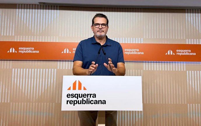 El portavoz y vicesecretario general de Comunicación de ERC,*Isaac Albert, en rueda de prensa.