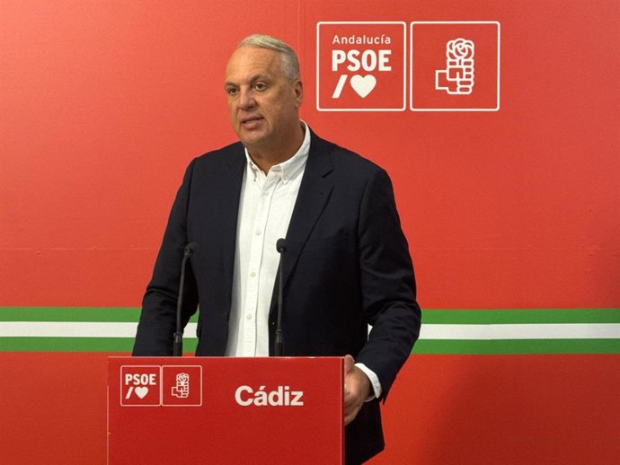 Ruiz Boix en rueda de prensa.