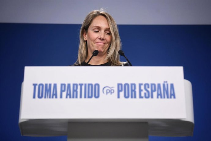 La vicesecretaria de Coordinación Sectorial del PP, Alma Ezcurra, ofrece una rueda de prensa en la sede nacional del Partido Popular, a 22 de septiembre de 2025, en Madrid (España).