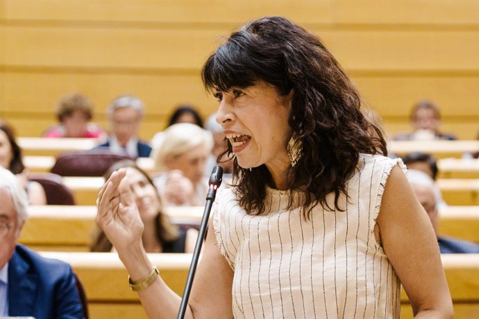 La ministra de Igualdad, Ana Redondo, durante una sesión de control al Gobierno en el Senado, a 16 de septiembre de 2025, en Madrid (España). El Gobierno se enfrenta una semana más a una sesión de control en la que responderá a las preguntas de los senado