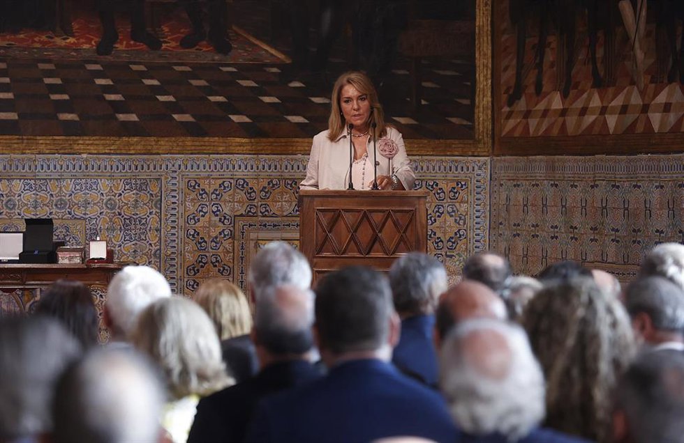 Archivo - La vicepresidenta segunda y consellera de Servicios Sociales, Igualdad y Vivienda, Susana Camarero, interviene durante el acto institucional del 9 d'Octubre, en imagen de archivo