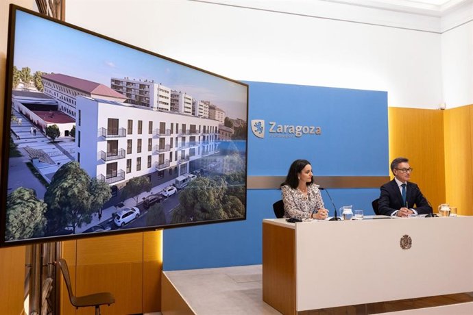 Rueda de prensa de presentación del proyecto de construcción de un edificio que constará de 32 viviendas destinadas al alquiler asequible en Zaragoza.