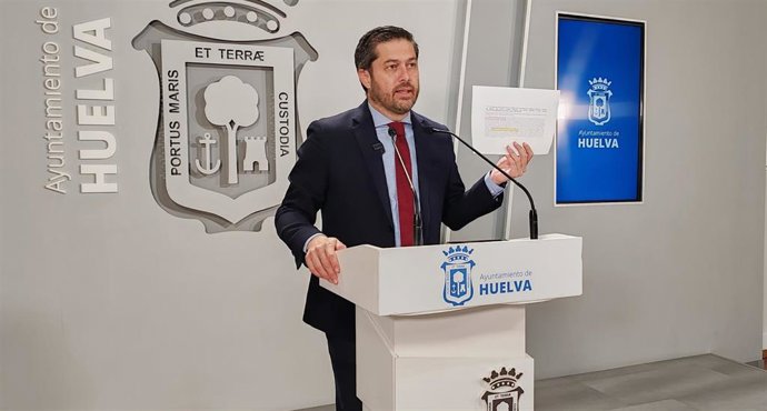 Archivo - Francisco Baluffo, portavoz del PSOE en el Ayuntamiento de Huelva.