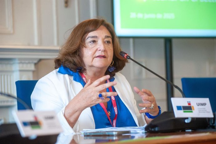Archivo - Lapresidenta de Asociación Española de Energía Eléctrica (aelec), Marina Serrano,  durante su intervención en el curso de economía organizado por la APIE en la Universidad Menéndez Pelayo de Santander, a 26 de junio de 2025.