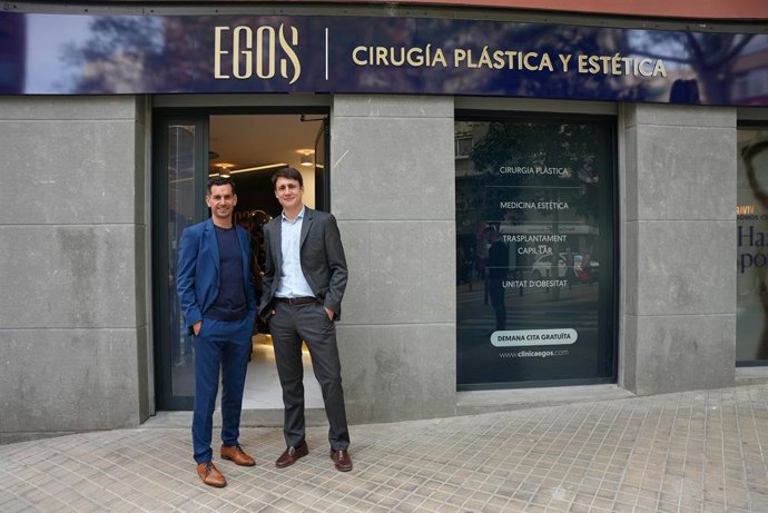 Los cirujanos plásticos y cofundadores de EGOS, Santiago Elvira y Tiago Gomes
