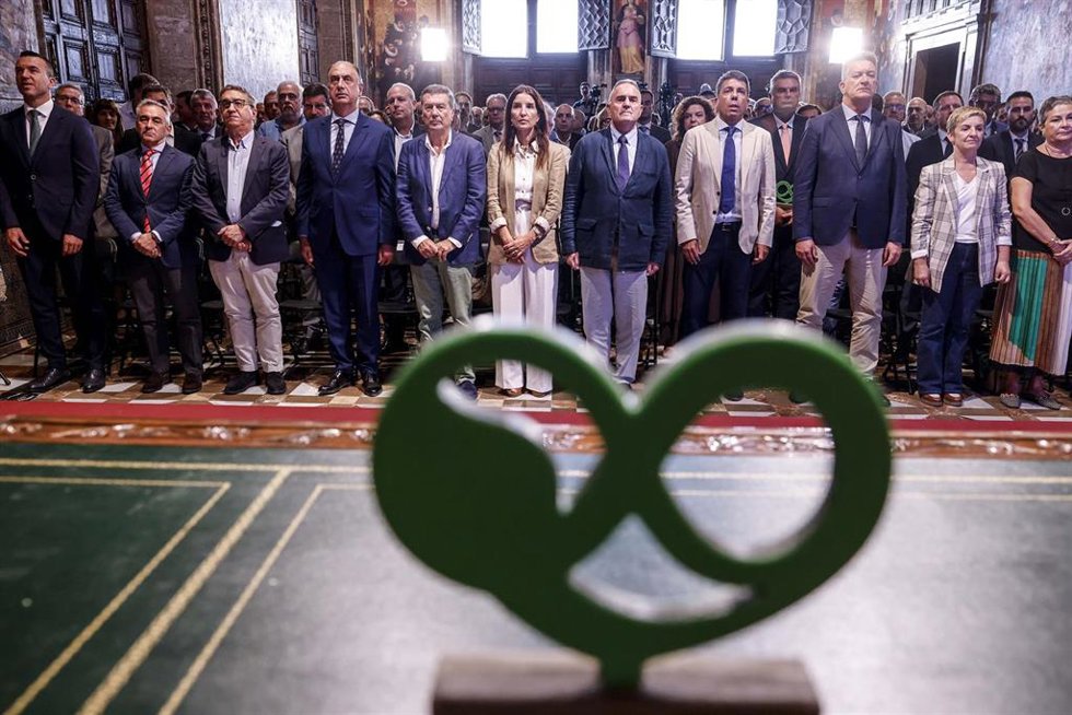 El presidente de la Diputación de Valencia, Vicente José Mompó, el conseller para la recuperación Económica, Francisco José Gan Pampols, el president de la Generalitat, Carlos Mazón, y el conbseller de Medio Ambiente, Vicente Martínez Mus, durante el ac