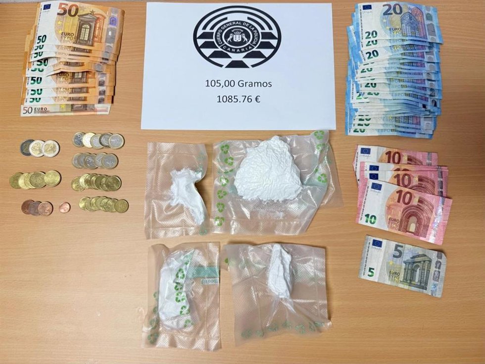 Dinero y cocaína incautada por la Policía autonómica en Agüimes (Gran Canaria)