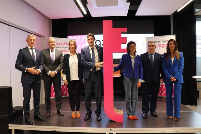 Presentación en Bilbao de la campaña de difusión de 'Gazteaval'