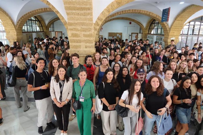 Recibimiento a alumnado internacional en la Universidad de Cádiz.