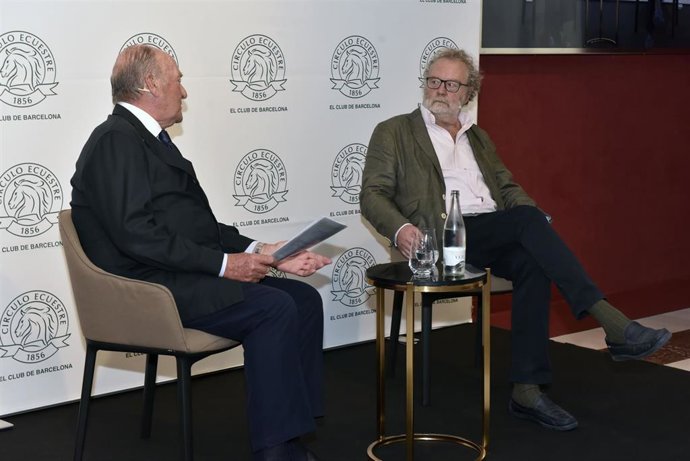 John Carlin en el círculo ecuestre.