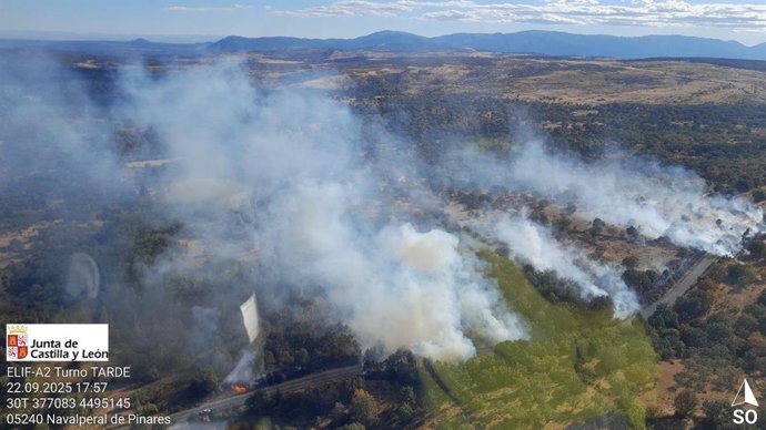 Imagen de los focos del incendio en Navalperal de Pinares.
