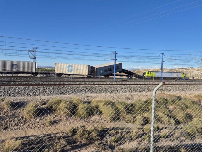 Tren descarrilado cerca de Puerto Venecia.