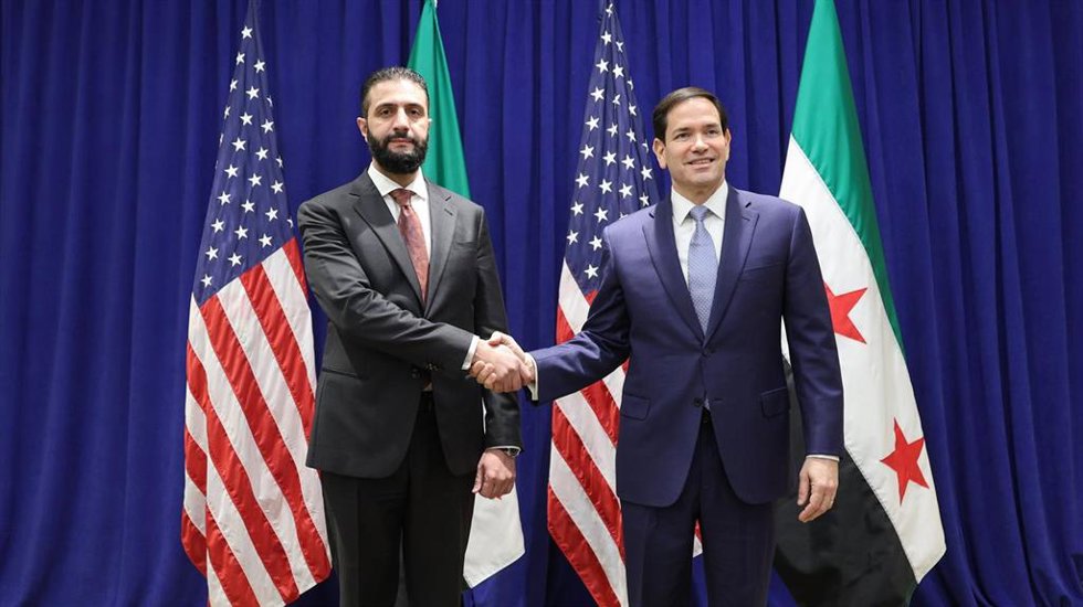 El presidente de Siria, Ahmed al Shara, junto al secretario de Estado de Estados Unidos, Marco Rubio, reunidos al margen de la Asamblea General de la ONU en Nueva York, donde Rubio también ha hablado con el ministro de Exteriores sirio, Asaad al Shaiban