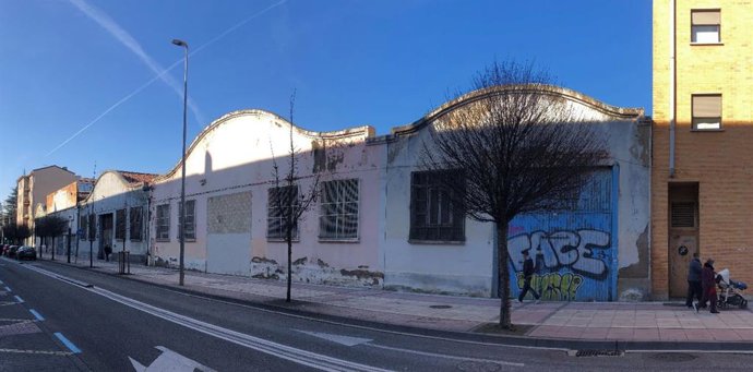 Naves en la Rochapea.