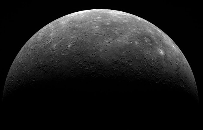 Archivo -    La misteriosa naturaleza de Mercurio, con una alta densidad metálica en su composición, puede ser el resultado de una o también múltiples colisiones con objetos gigantes