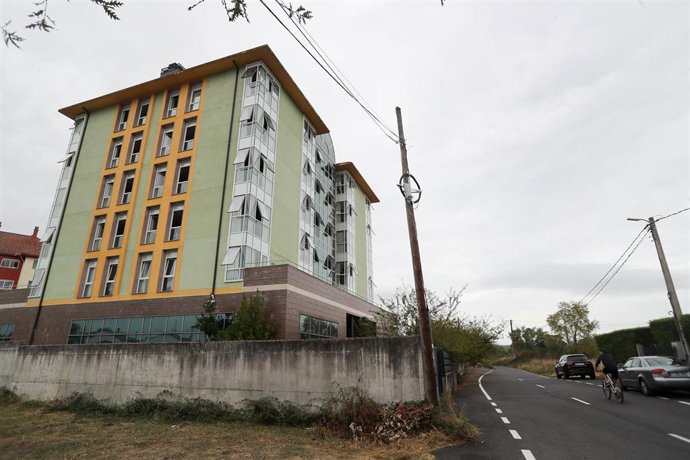 Fachada del edificio que albergará el centro de la Xunta para menores migrantes en Monforte