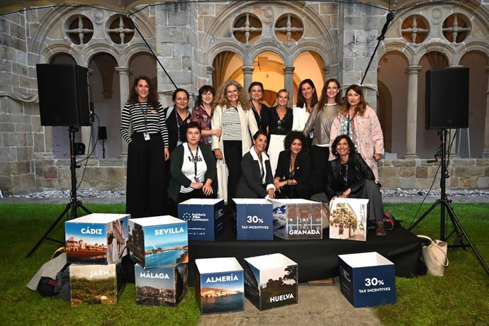 Andalucía promociona su oferta como destino de rodajes y turismo de cine en el Festival de San Sebastián.