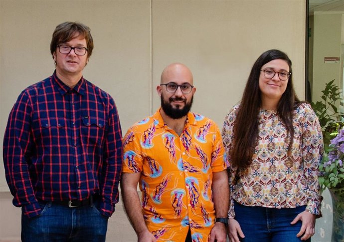 Los investigadores del IN CSIC-UMH Ramón Reig, Javier Alegre Cortés y María Sáez