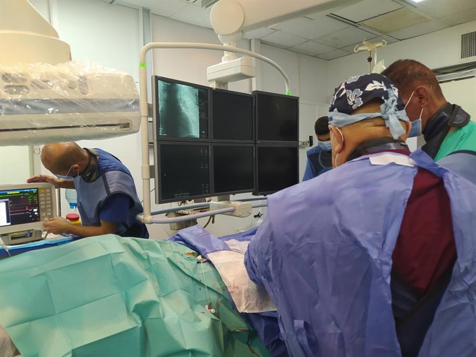 1 de setembro de 2025, Gaza, Palestina: (int) um cateterismo cardíaco dentro do hospital al-quds em gaza. 1 de setembro de 2025, gaza, palestina: um cateterismo cardíaco está sendo feito dentro do hospital al-quds na cidade de gaza, depois que o hospital 