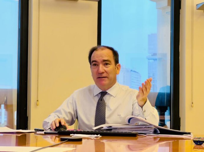 Archivo - El delegado de Urbanismo, Borja Carabante, en la segunda Comisión de Calidad del aire del mandato