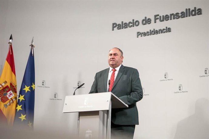 El consejero de Agricultura, Ganadería y Desarrollo Rural, Julián Martínez Lizán