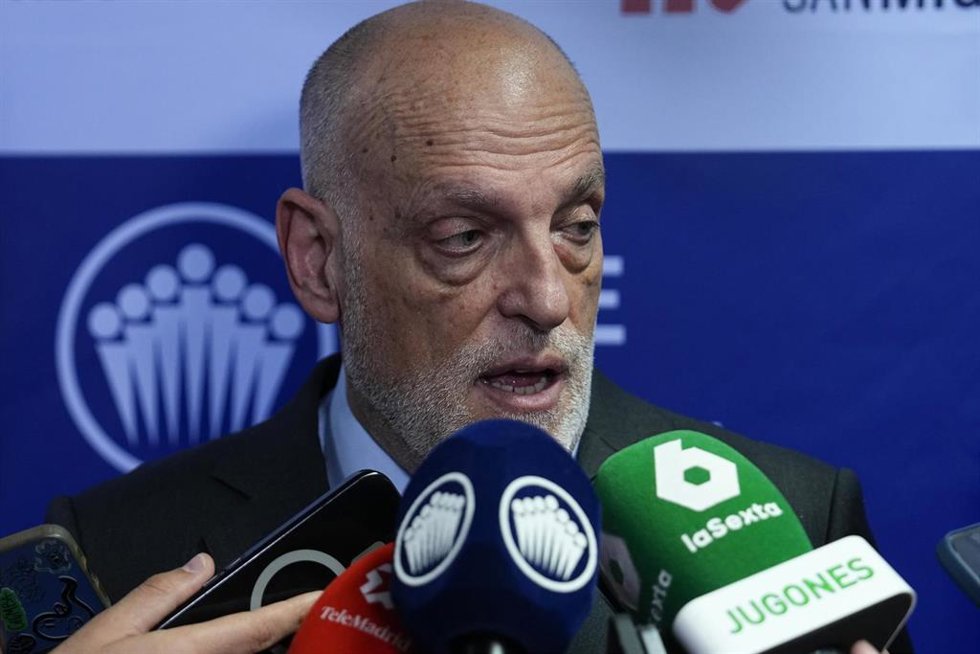 Archivo - El presidente de LaLiga, Javier Tebas, atiende a los medios de comunicación tras el ISDE Sports Convention 2025.