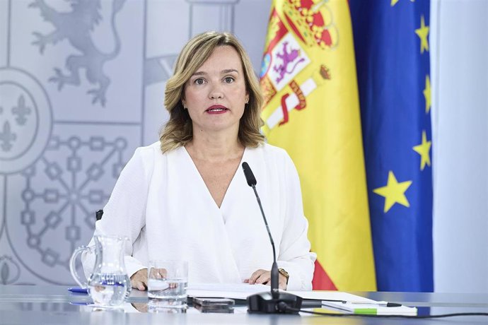 La ministra de Educación, Formación Profesional y Deportes y portavoz del Gobienrno, Pilar Alegría, interviene durante una rueda de prensa tras el Consejo de Ministros, en el Palacio de la Moncloa, a 23 de septiembre de 2025, en Madrid (España).