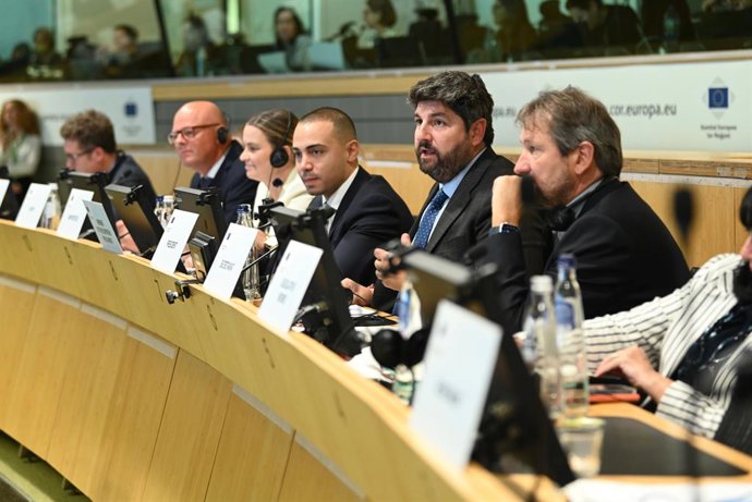 El presidente del Gobierno de la Región de Murcia, Fernando López Miras, participó hoy en la Comisión de Recursos Naturales (NAT) del Comité Europeo de las Regiones, de la que es vicepresidente