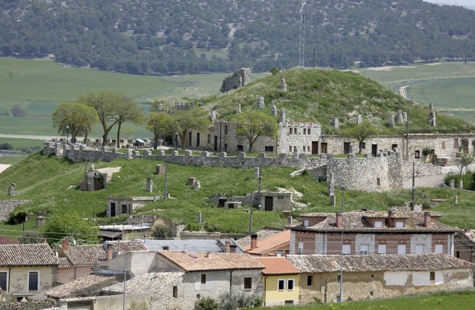 Barrio de bodegas de Astudillo (Palencia).