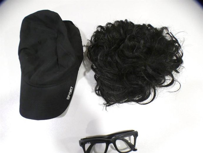 Elementos utilizados por los dos detenidos en Castelldefels (Barcelona) como presuntos autores de un delito de estafa tras ser pillados 'in fraganti' cuando se hacían pasar por revisores del gas