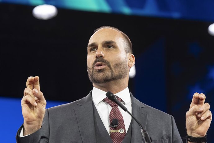 Archivo - Arquivo - 20 de fevereiro de 2025, National Harbor, Maryland, Estados Unidos: Eduardo Bolsonaro fala durante o Dia 1 da Conferência CPAC 2025 no Gaylord Convention Center em National Harbor, Maryland, em 20 de fevereiro de 2025.