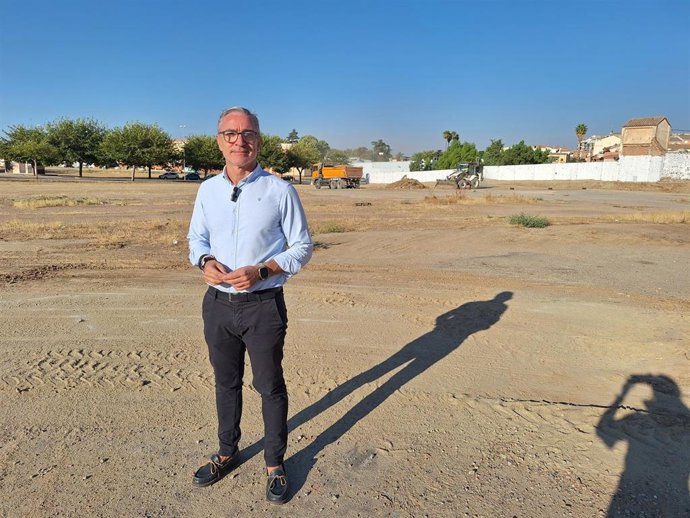 El alcalde de Baailén, Luis Mariano Camacho, en el nuevo emplazamiento para la Recreación de la Batalla de Bailén