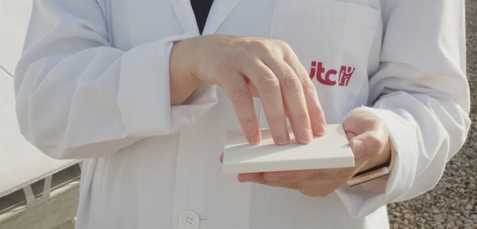 El ITC trabaja en desarrollar superficies cerámicas frías para una edificación más resiliente al clima