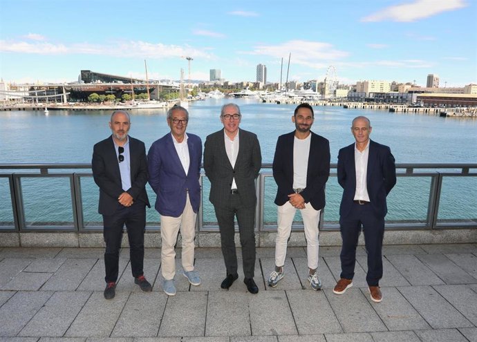 El director general de ANEN, Jordi Carrasco; el presidente del Salón Náutico, Luis Conde; el presidente del Puerto de Barcelona, José Alberto Carbonell; el director del Salón Náutico, Josep Antoni Llopart; y el director del Port Vell, David Pino